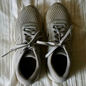Like New New Balance sneakers